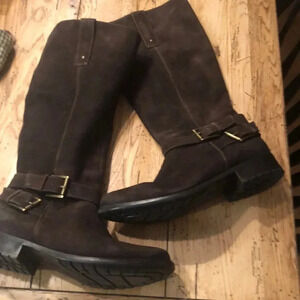 Clark Brown Suede Boots. Size 9.5